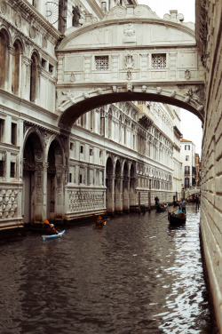 vacilandoelmundo:  Bridge of Sighs, Venice,