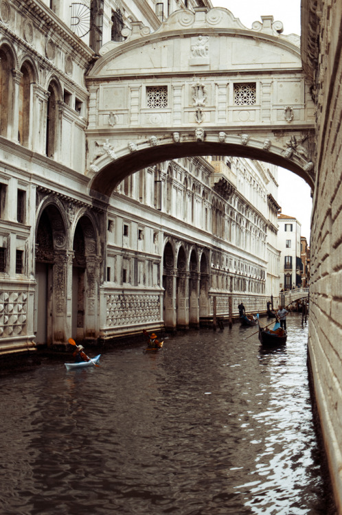 vacilandoelmundo:Bridge of Sighs, Venice, Italy