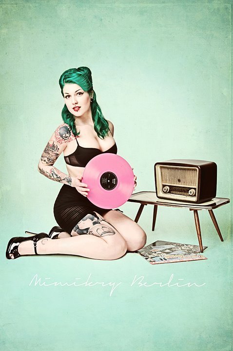 recordpusher:  http://www.recordpusher.com/ 