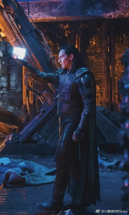 cumberlocked4ever:  Behind the scenes of Loki - from the same scene in the trailers and tv spots  He
