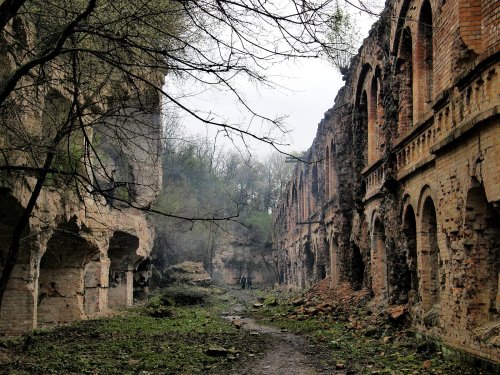 abandonedography:Tarakanov Fortress in Dubno, Ukraine (source)