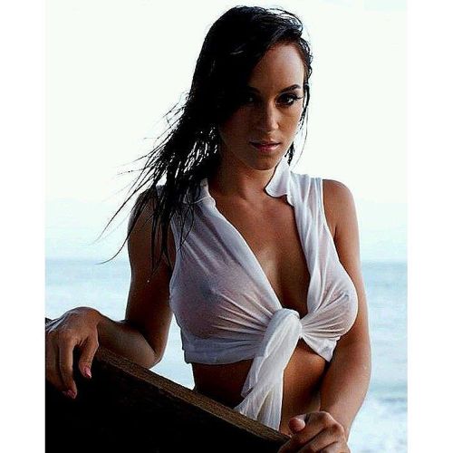 vivienne-freeman:  Need the guy! Urgent!