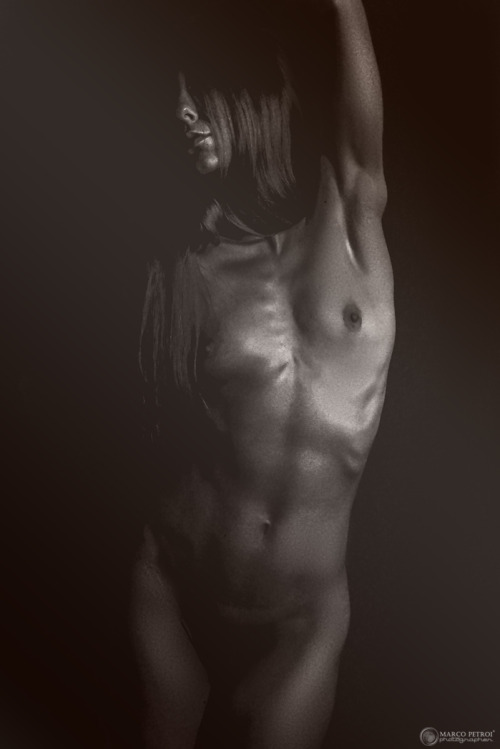 marcopetroi:  L’arte deve saper sorprendere…Model: RedLeaf