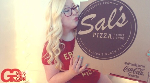 darling-dauphine:  My @godsgirls set “A Little Pizza Dat Ass” is live today!