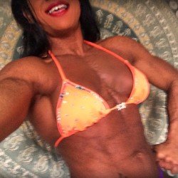 rippedvixen:  #FlexFriday on rippedvixen.cammodels.com