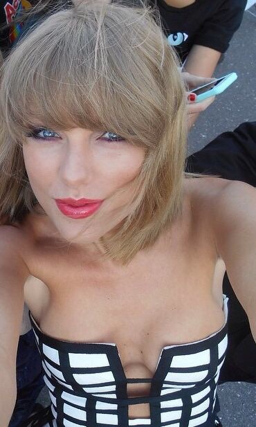 sexytaylorswift1: This photo!