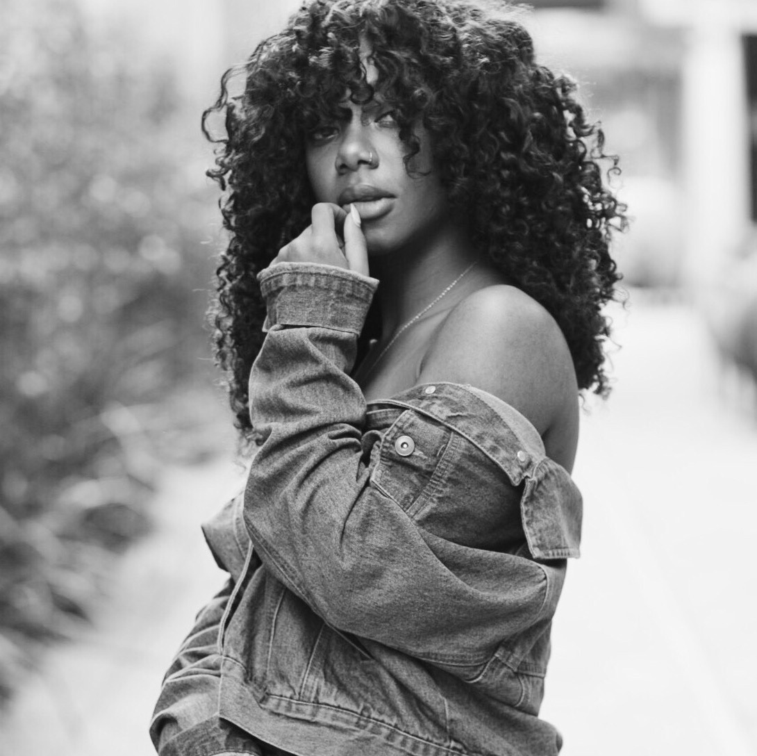 bootygawddess:  denim. oh my gawd ✨. 📸: @gabbymarevalo 💕