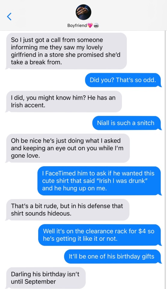 Texting Boyfriend Harry Styles Part 1: Thats Odd