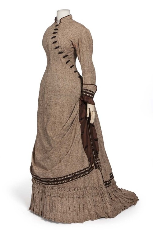 Dress1880-1885Les Arts Decoratifs