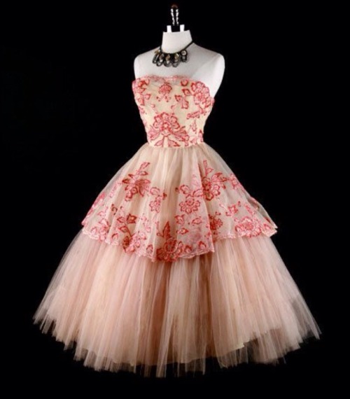 n1n3t41ls:1950’s dresses 