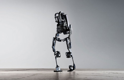 cjwho: ekso bionics suit | wearable robot allows paraplegics to walk via.designboom being paraplegic