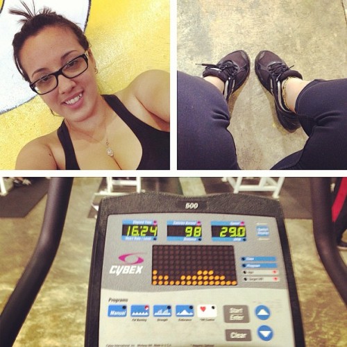 Gym time….! Bici estacionaria…. #bike #gym #uni #me #una #meta #un #proposito (en Gimnasio UPR-Cayey)