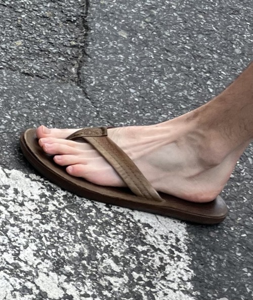 Tompkins Square Park Avenue Ahandsometank TopscruffRainbow Flip Flops