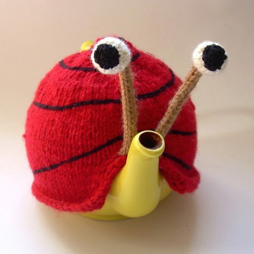 tinyorchidsjewelry: thewightknight: Snail teapot cozies - patterns here. Soo cute! @everbeentospace