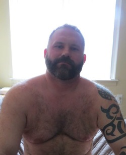 love-4-hairyman:  dbear44:  Man…  he’s gorgeous…   