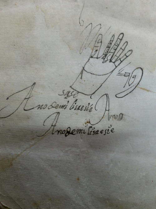 Strange message from long ago and far awayThis is found to the rear of Rodrigo de Portillo, Libro de