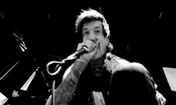 5weetsorrow:  pierxe-the-veil:  Austin Carlile (Of Mice &amp; Men)  Sad/Bands/B&amp;W blog 