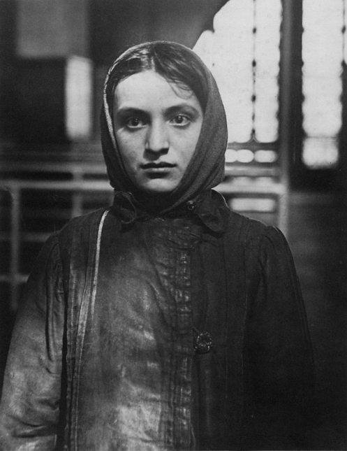 kvetchlandia:Lewis Hine     Young Russian Jewish Woman Immigrant, Ellis Island, New Y