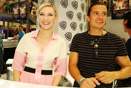 whatmakesyoulove:  The Hobbit cast signing to fans in Comic-Con International 2014  