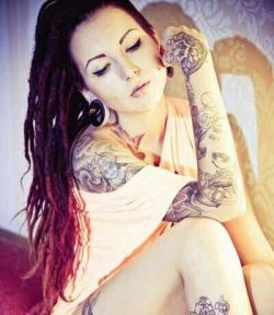 we-require-more-tatooed-girls:  More @ http://we-require-more-tatooed-girls.tumblr.com