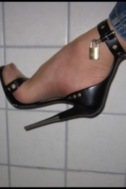 exxmortis:  epicweapon666:  These are sissy’s new outside fun shoes   °