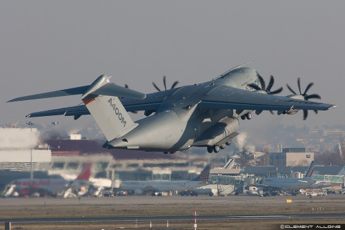 C130 rolling down the strip…