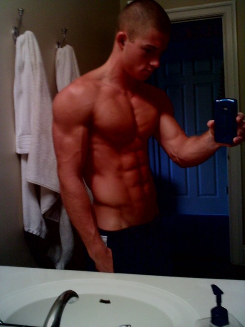 prestidigitasn:  Alex Santaniello Home Page   |    Male Models Tags    |   Archives