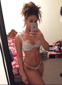 yourlilmamii:  I got lingerie &amp; an iPhone 6😊