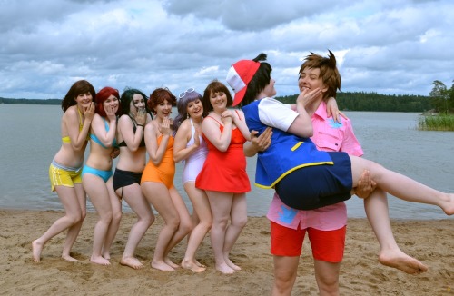 retacosplay:  “Is he going to steal our man?! …nevermind, I ship it!” Ash, Gary and Gary’s cheerleaders (1/2/3/4/6) from PokémonUnofficial beach!Yukicon in Espoo, Finland, July 2015Photographed by Nekku 