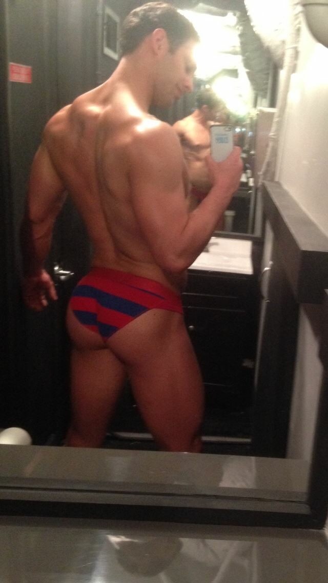 edcapitola:  instagasm:  southerngayslut:  Bryan Hawn’s epic ass  I’d suffocate