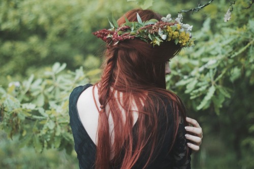 midwintercrone:More pictures from May Day to show you my flower crown (I am quite proud of it, I wil