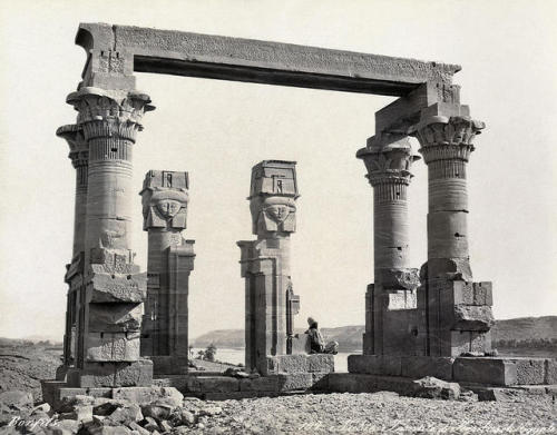 Kiosk of QertassiA tiny Roman kiosk with four slender papyrus columns inside, two Hathor columns at 