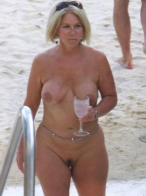 petercar:  clintswoodie: Real titties nice adult photos