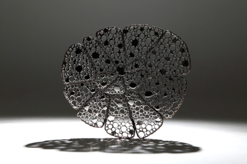 myampgoesto11:‘Particle’ sculptures by Korean artistJang Yong Sun