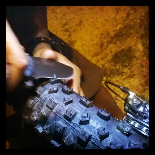 fakawi:World’s first emergency trailside night ride knob modifications with pocket #knife. #mtb #SoP