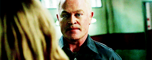 clarkegriffinboobs:me @arrow writers: stop killing women even if some of them will come back to life