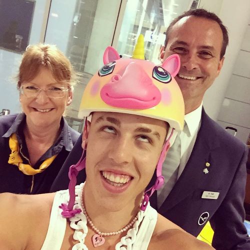 candyken69:  😂😂😂😂😂 FIRST CLASS UPGRADE BE LIKE ✈️💖✈️💖✈️💖✈️ even ma pilot is a fan 😂😂😂💁💁💁💁💁 (at Flughafen München)