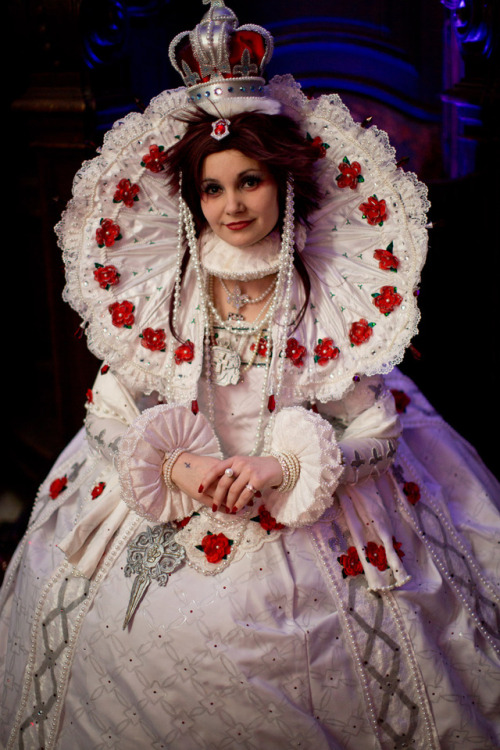 Gala Nocturna is a spectacular dark romantic costumed ball, organized annually by artist Viona ieleg