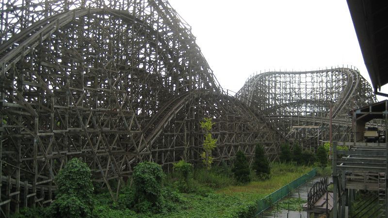 abandonedporn:  Abandoned theme park - Nara, Japan 