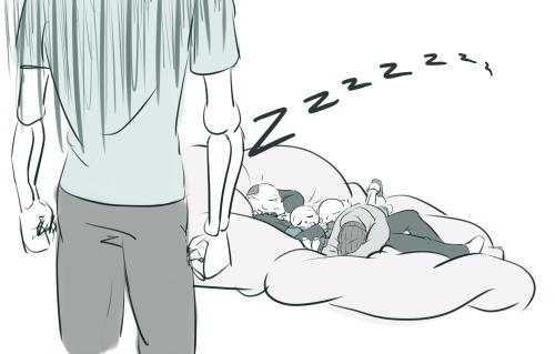 tender-tepid-tea:  ok, so…first pic was just experimenting with sai, (hence why it looks nothing like the rest :P) and the rest just kinda happened? @ammazolie mentioned that cap can get possessive of brass when he hangs out with other bitties, soooooo….