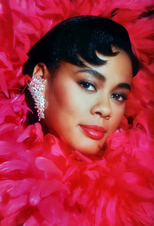 surra-de-bunda: Lela Rochon photographed by Lynn Goldsmith (1990)