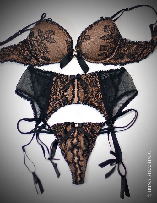 Beautiful handmade pieces of Irina Strashnic © https://www.facebook.com/strashnicirina  Best of Lingerie: www.radical-lingerie.com