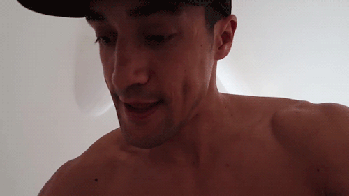 dailykeahu:  “Ok. I need a shirt.”  I STARTED A VLOG! FIRST ONE.