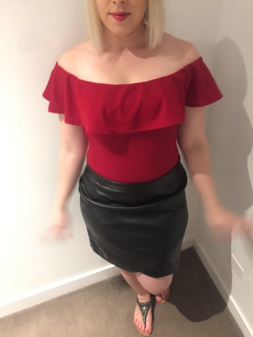 misspollyx: Out spending all of @darkthistle’s money and loving it! Feel a million dollars and just 