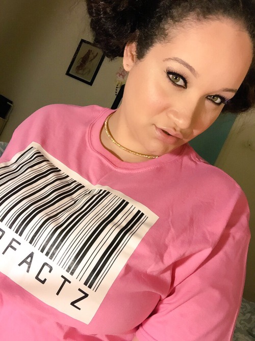 exoticplusmodel:  Pictures taken for Art2Factz!!! 😍😍 want me to pose in your clothing line next? Email ExoticPlusModelBookings@gmail.com 📩