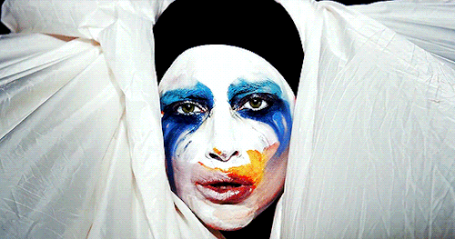 spearsus: “Put your hands up! Make ‘em touch!”Applause (2013)