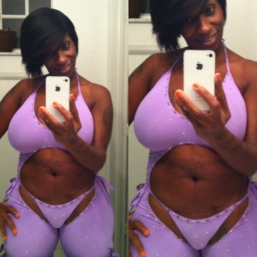 XXX chocolatecakesandthickmilkshakes:  them white photo