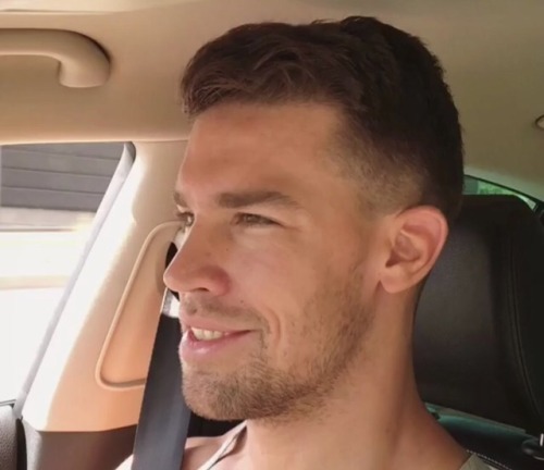 amaliamusclegifs:  Csaba and his sexy smile