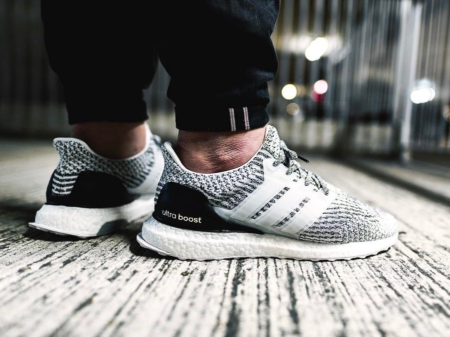 adidas ultra boost zebra