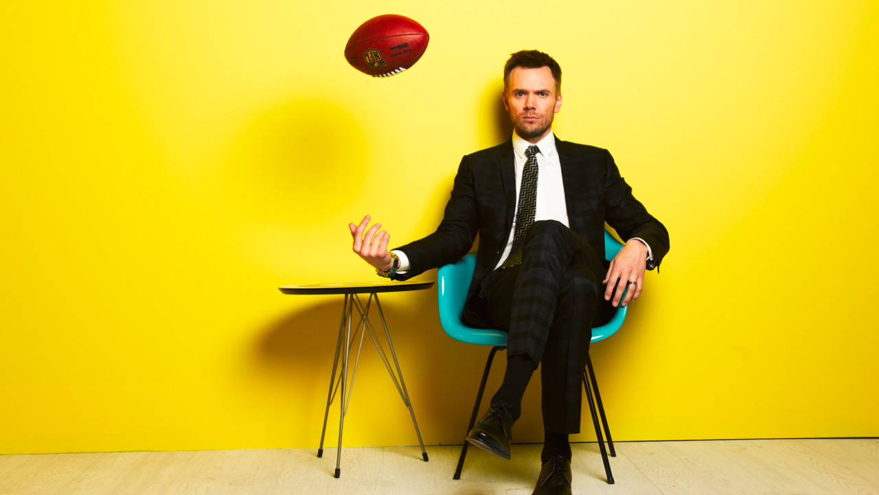 bmoneyworld:  Joel McHale😍😍😍💦 